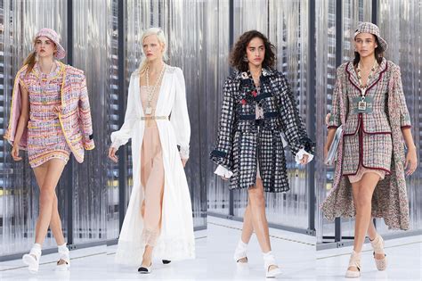 chanel mademoiselle dreams summer 2017 collection|All the Looks from the Chanel Spring.